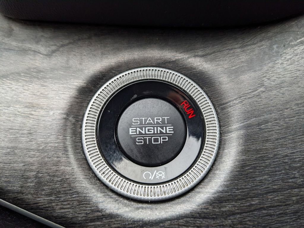 Used 2022 Jeep Grand Cherokee Limited image 27