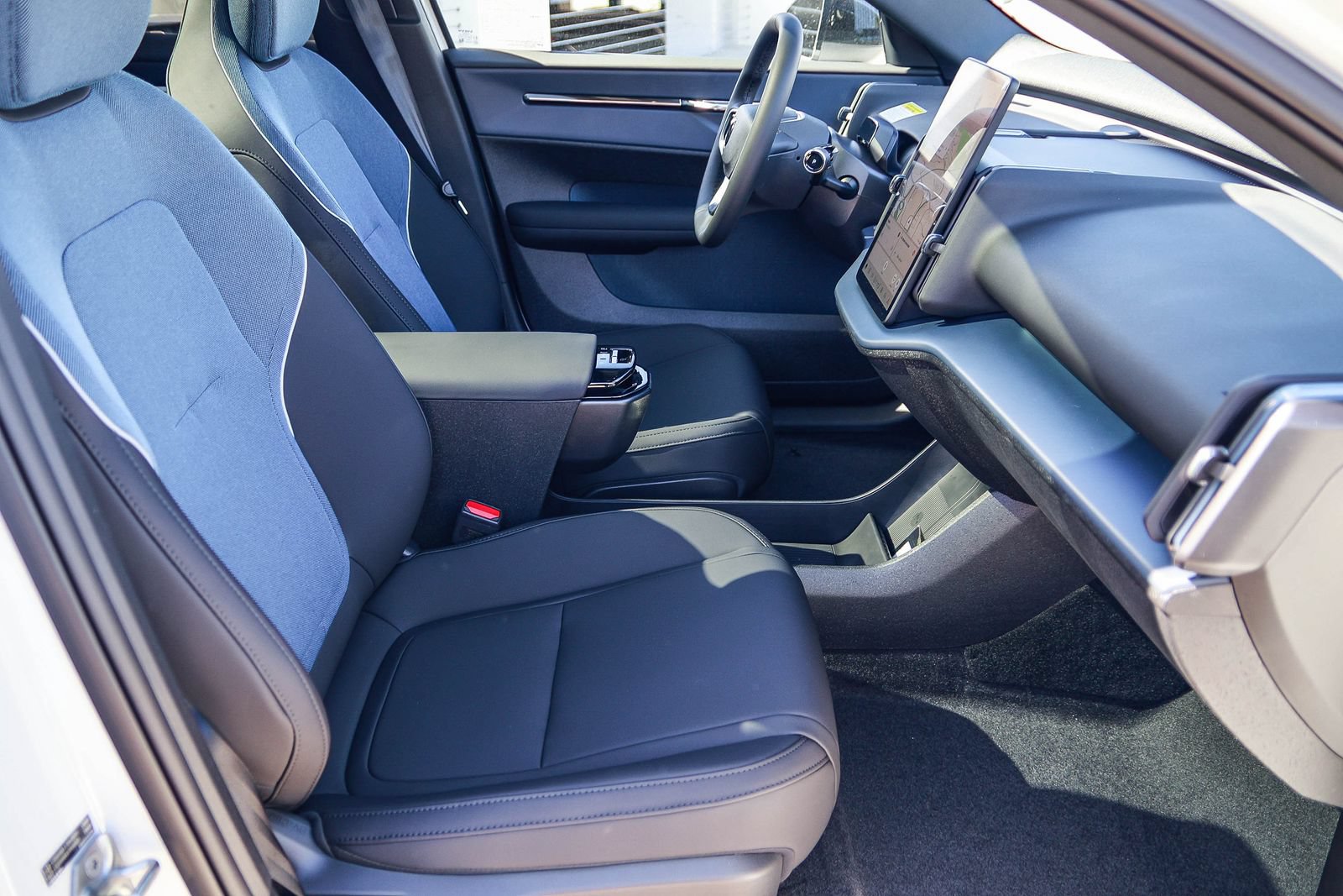 New 2026 Volvo EX30 Plus w/ Climate Package AWD/4WD image 17