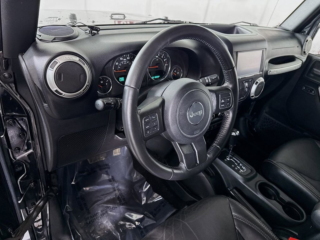 Used 2016 Jeep Wrangler Unlimited Sahara w/ Connectivity Group image 16