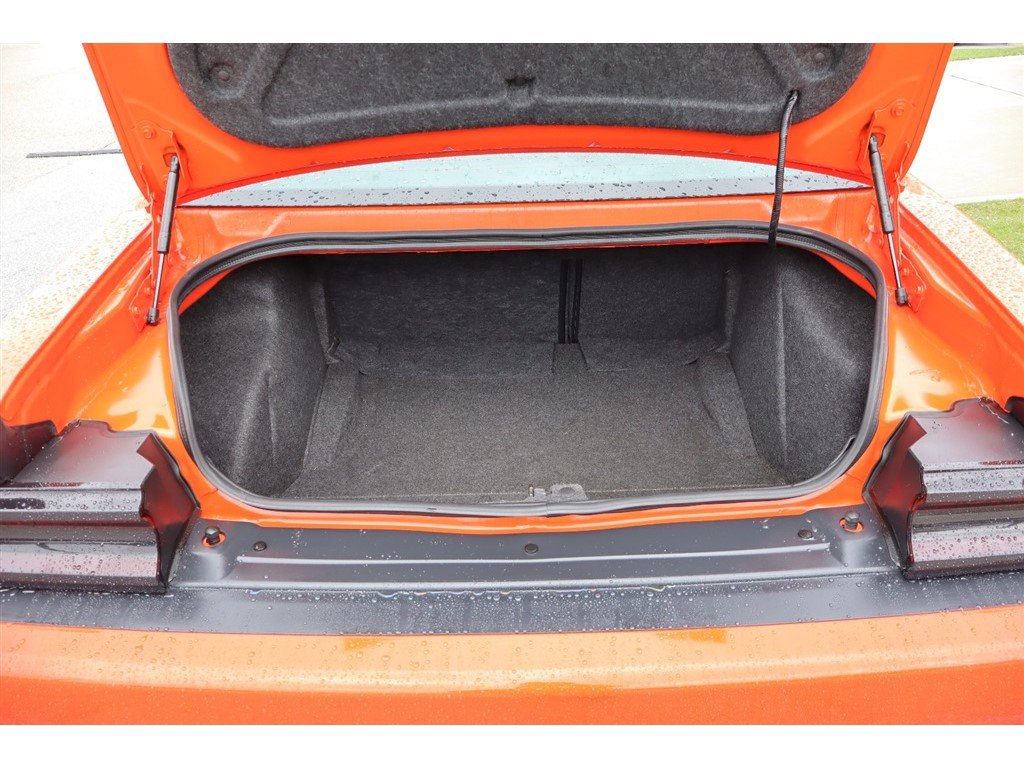 Used 2016 Dodge Challenger SRT Hellcat image 5