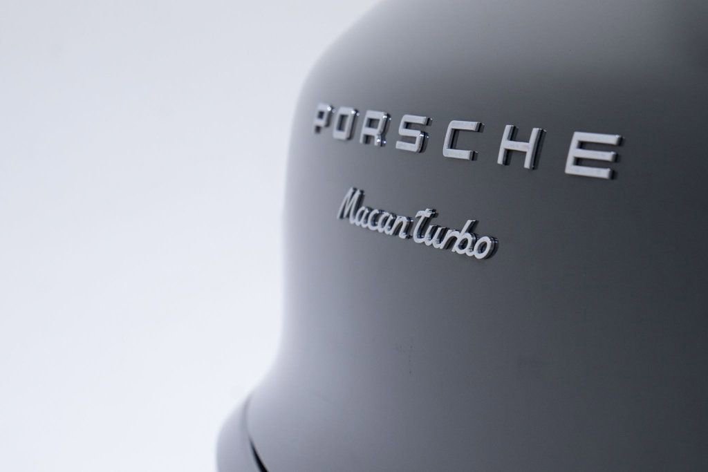 Used 2017 Porsche Macan Turbo image 21