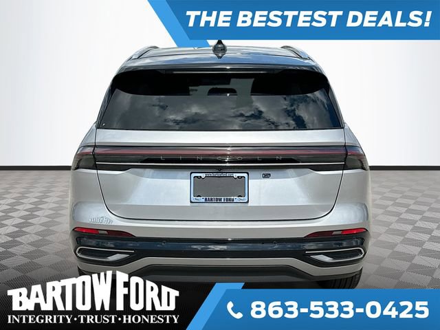 Used 2025 Lincoln Nautilus Reserve image 6