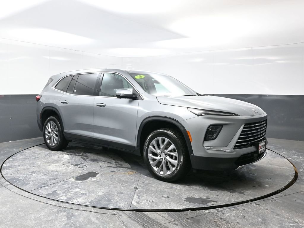 Used 2025 Buick Enclave Preferred w/ Power Package image 6