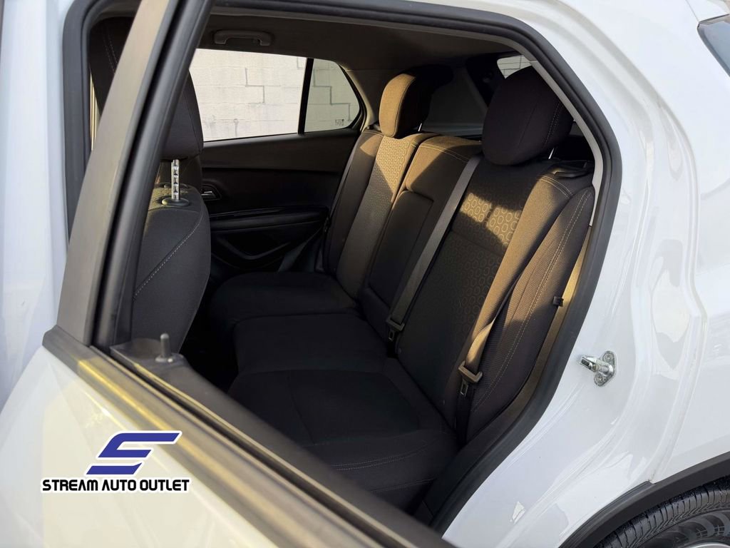 Used 2021 Chevrolet Trax LS w/ Tint and Cruise Package image 22