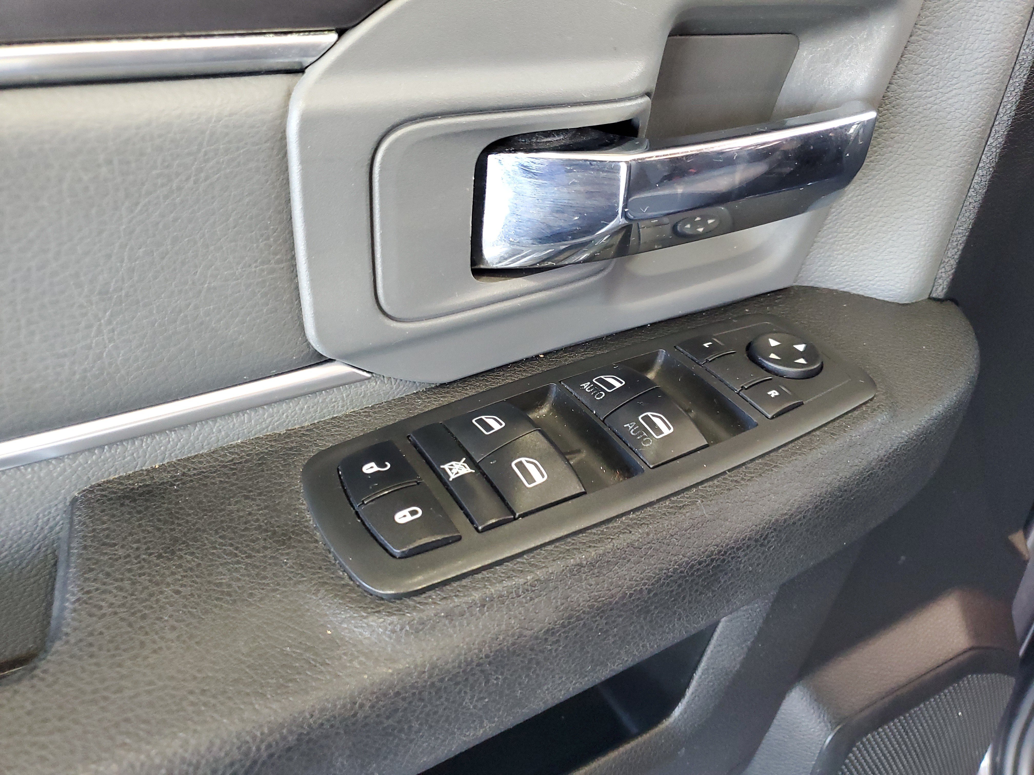 Certified 2021 RAM 1500 Classic SLT AWD/4WD image 15