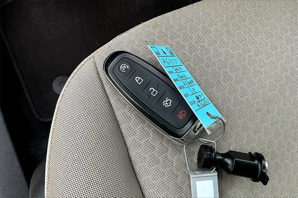 Used 2019 Ford Escape SE image 11