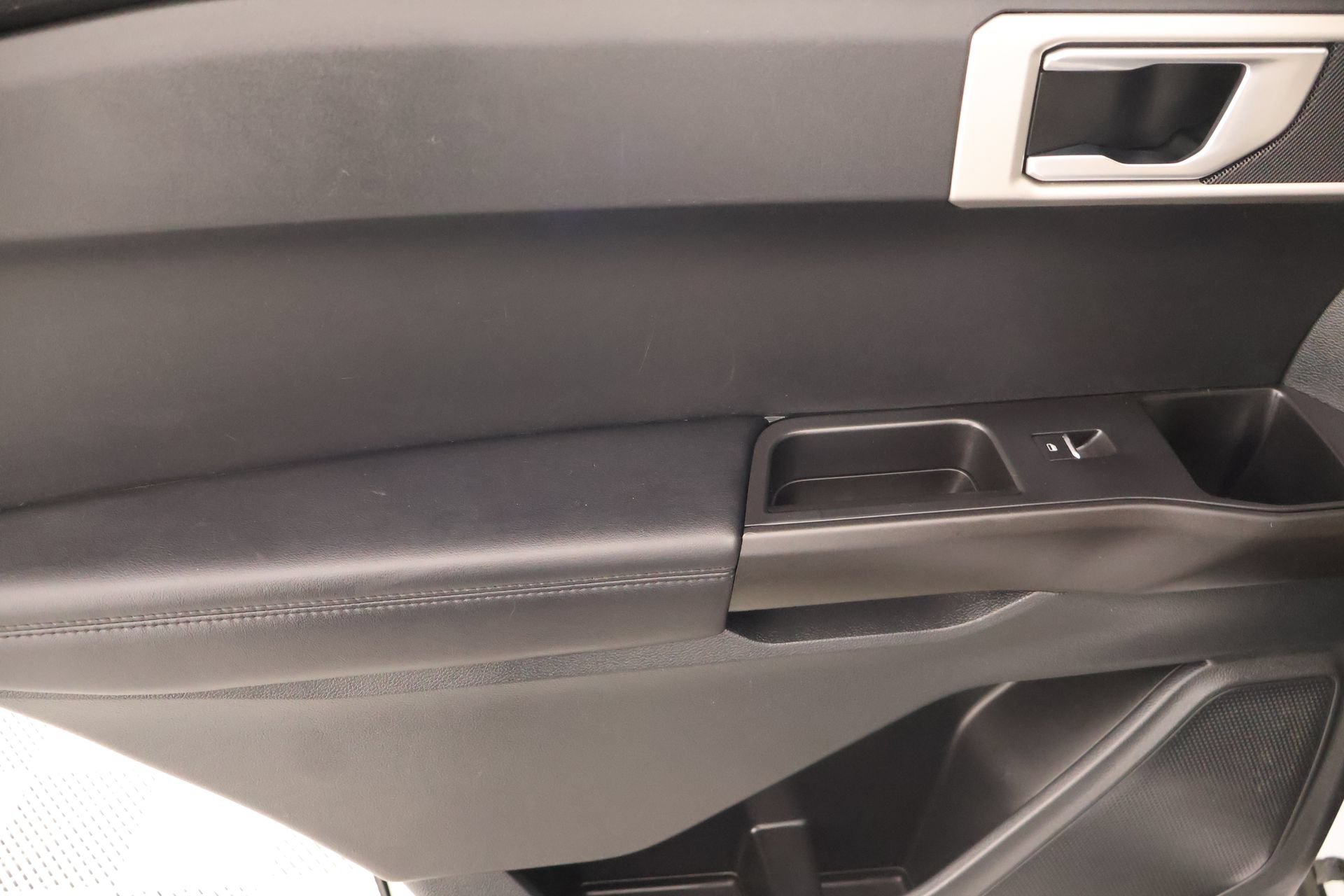 Used 2022 Ford Explorer 4WD image 16