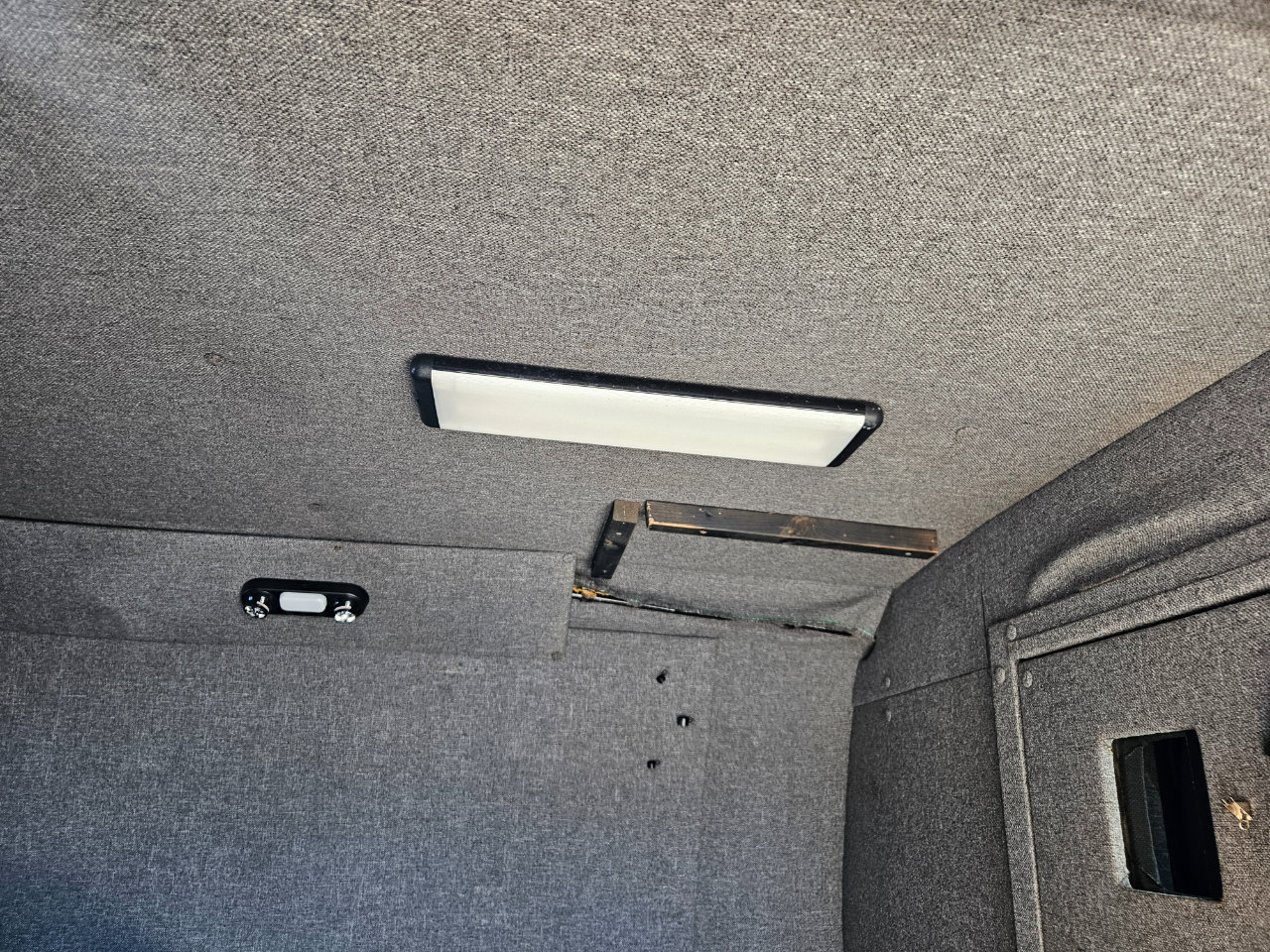 Used 2001 Ford E-350 and Econoline 350 Extended Super Duty image 29