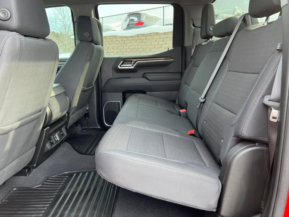 Used 2024 Chevrolet Silverado 1500 LT image 4