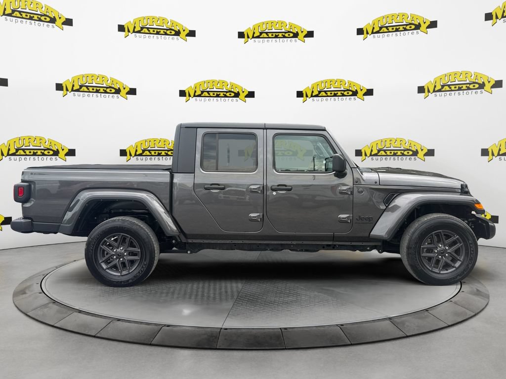 Used 2024 Jeep Gladiator Sport AWD/4WD image 6