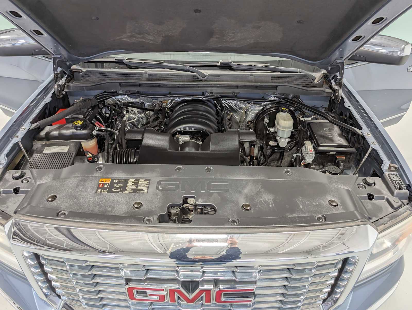 Used 2015 GMC Sierra 1500 SLT w/ SLT Preferred Package AWD/4WD image 15