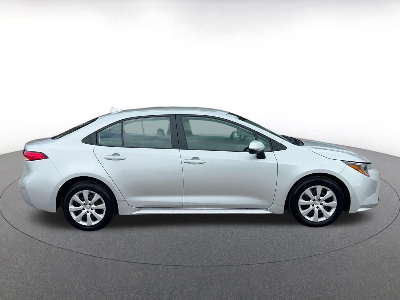 Used 2025 Toyota Corolla LE FWD image 15