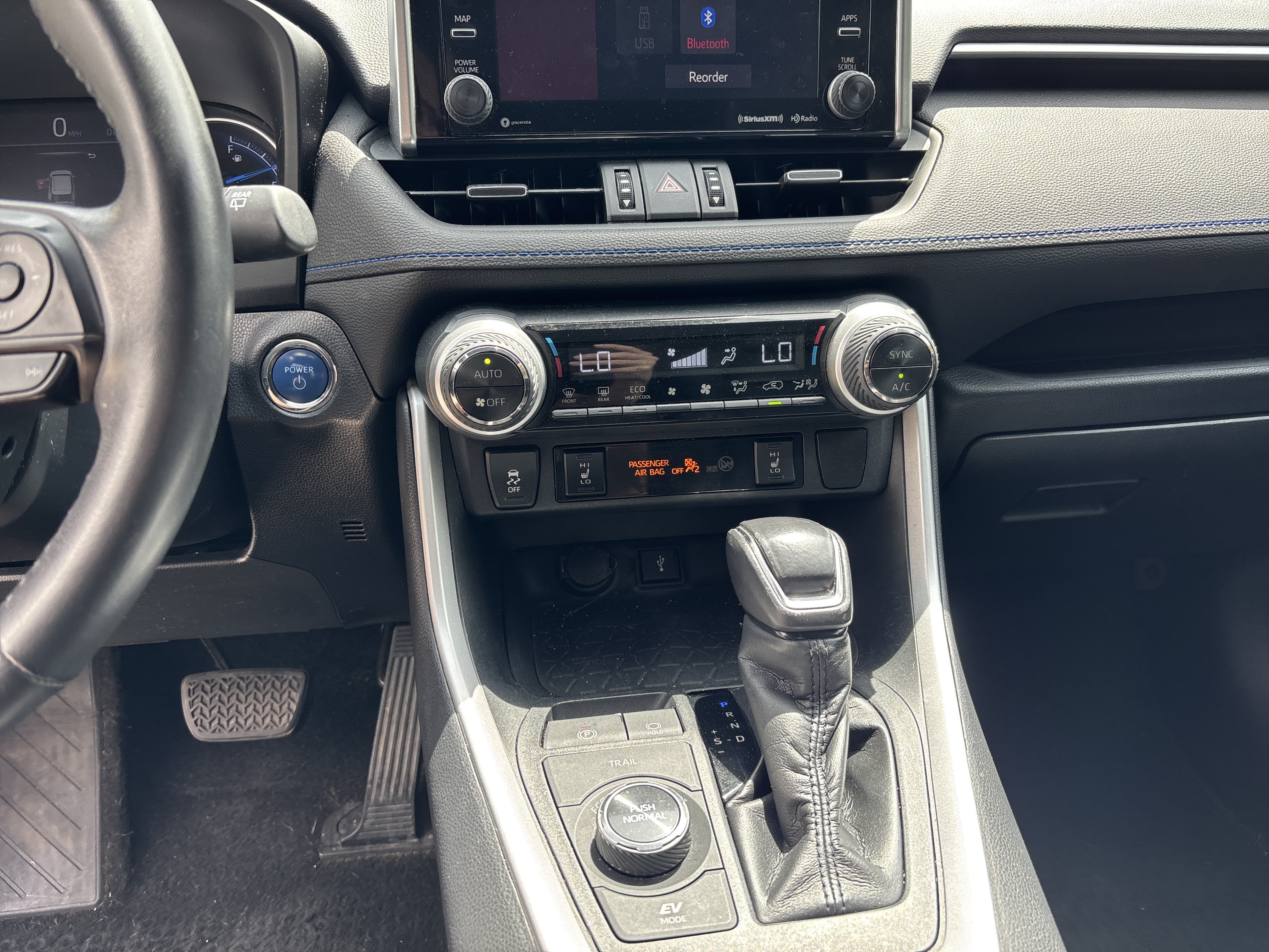 Used 2020 Toyota RAV4 XSE w/ XSE Grade Weather Package AWD/4WD image 22