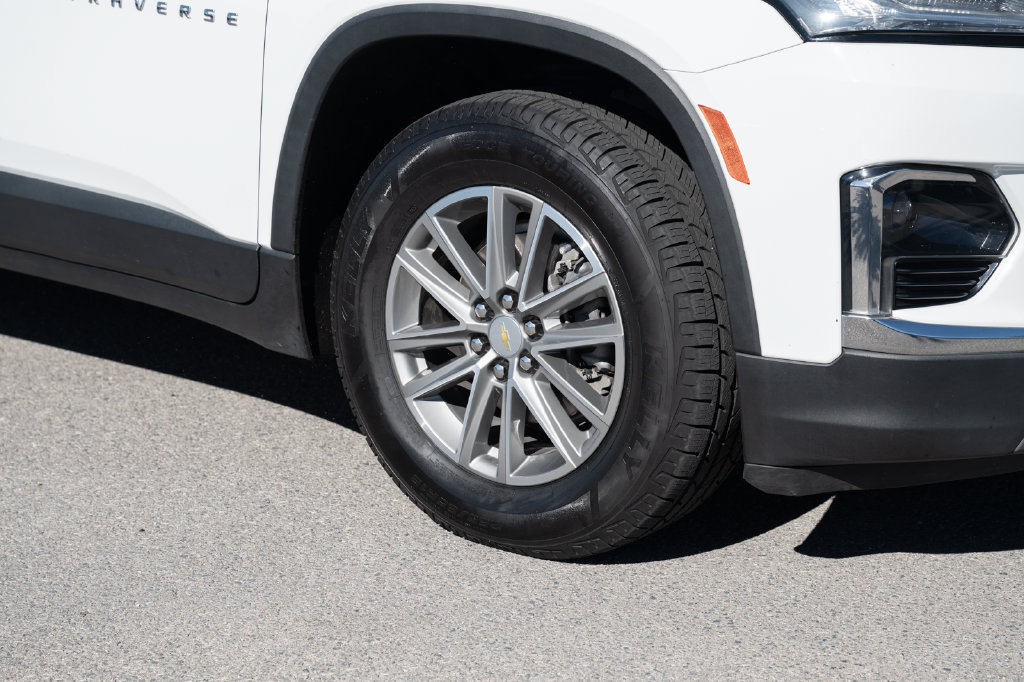 Used 2023 Chevrolet Traverse LT FWD image 10