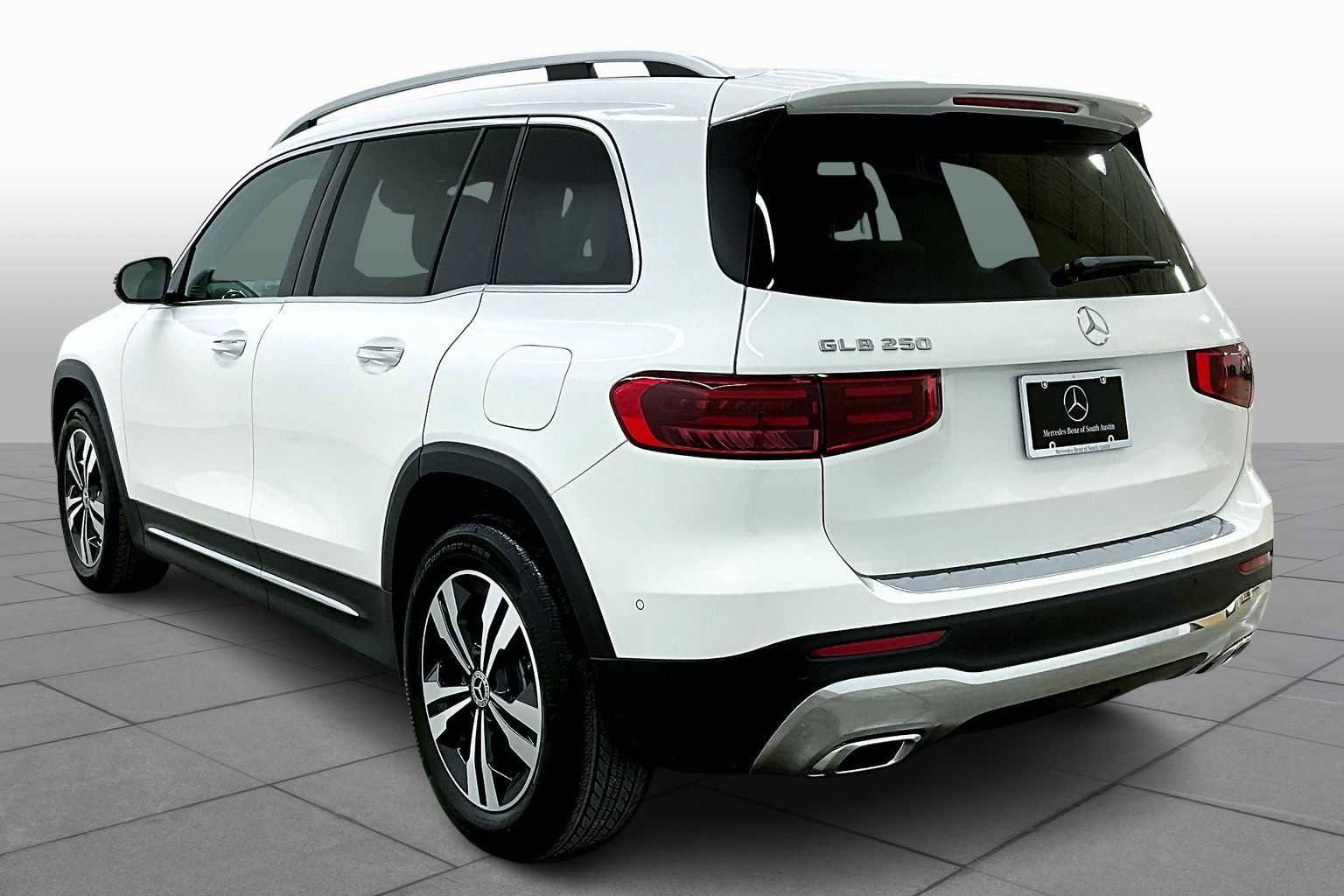 New 2026 Mercedes-Benz GLB 250 image 12