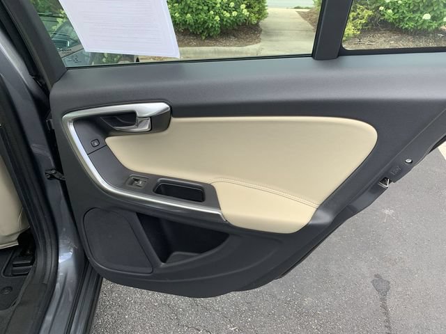 Used 2018 Volvo S60 T5 Dynamic w/ Vision Package FWD image 11