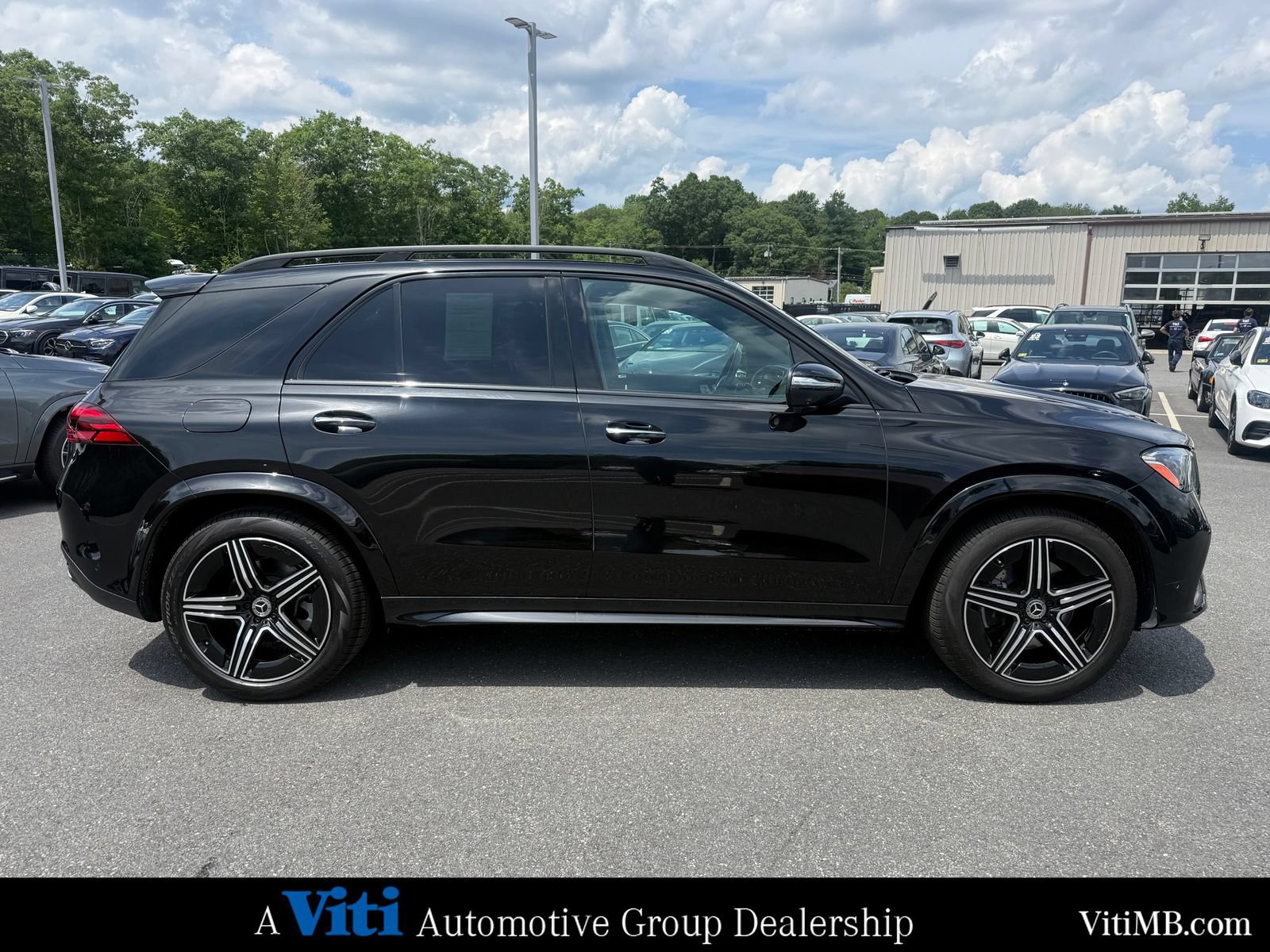Certified 2025 Mercedes-Benz GLE 350 4MATIC w/ AMG Line Exterior image 9