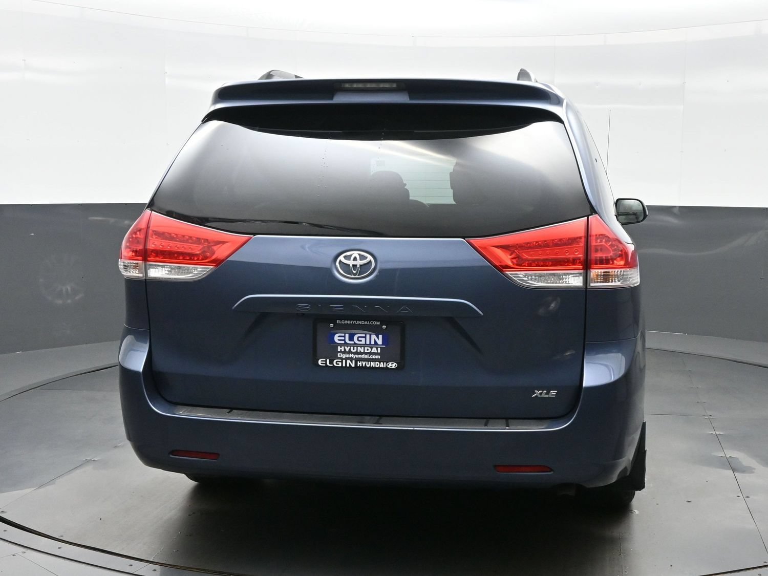 Used 2014 Toyota Sienna XLE FWD image 5
