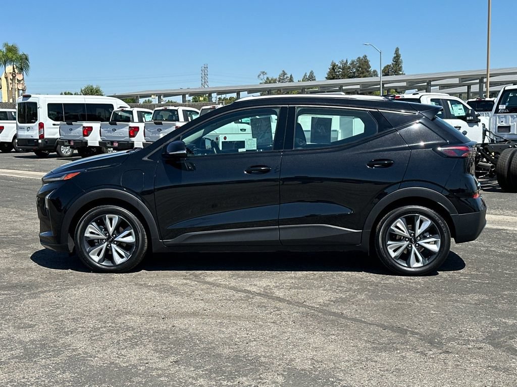 Used 2023 Chevrolet Bolt EUV LT w/ Convenience Package FWD image 6