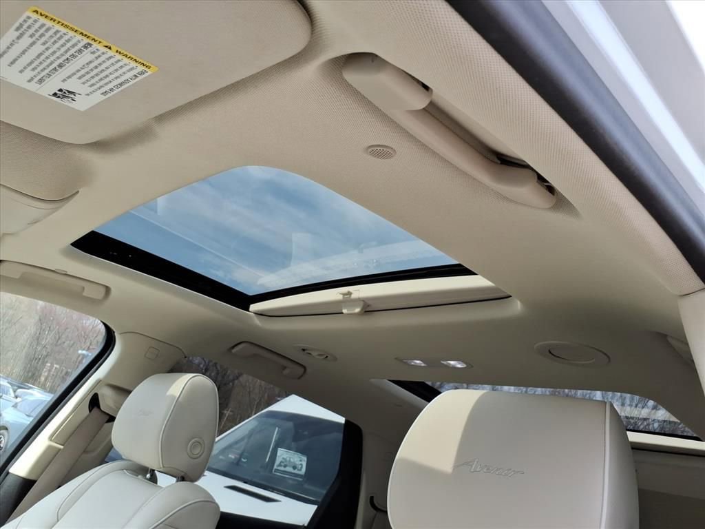 Used 2022 Buick Enclave Avenir w/ Avenir Technology Package image 13