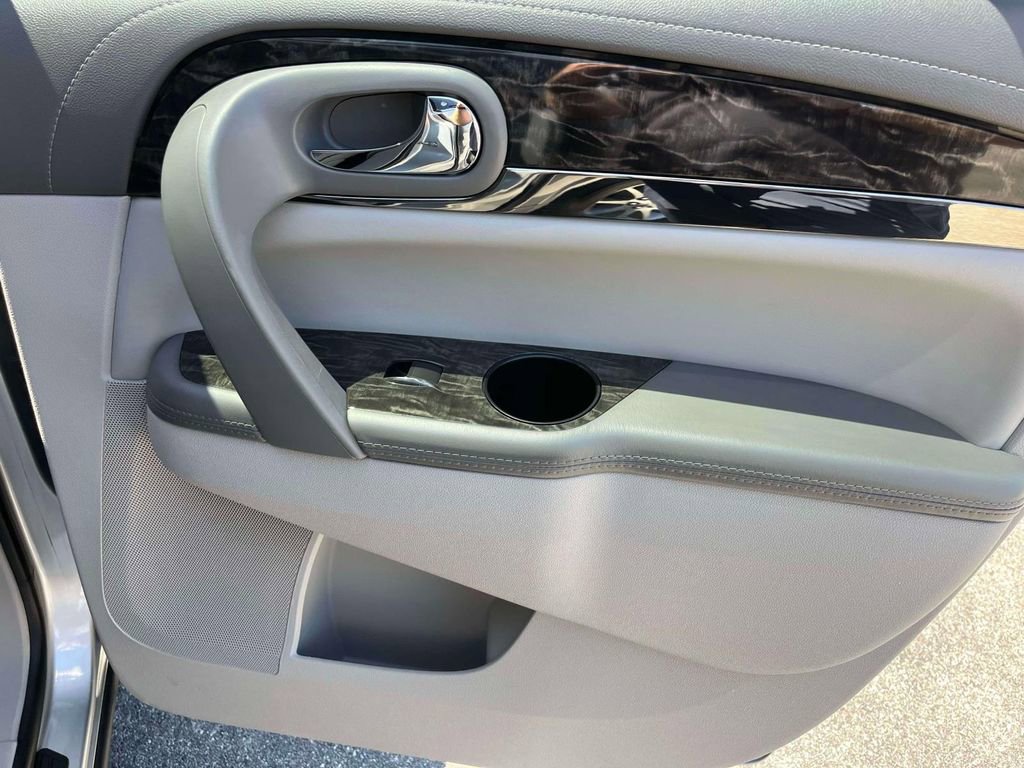 Used 2014 Buick Enclave Leather w/ Trailering Provision Package FWD image 20