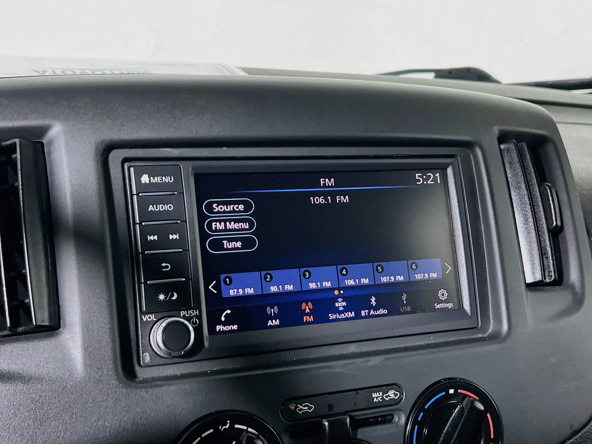 Used 2021 Nissan NV200 S FWD image 26