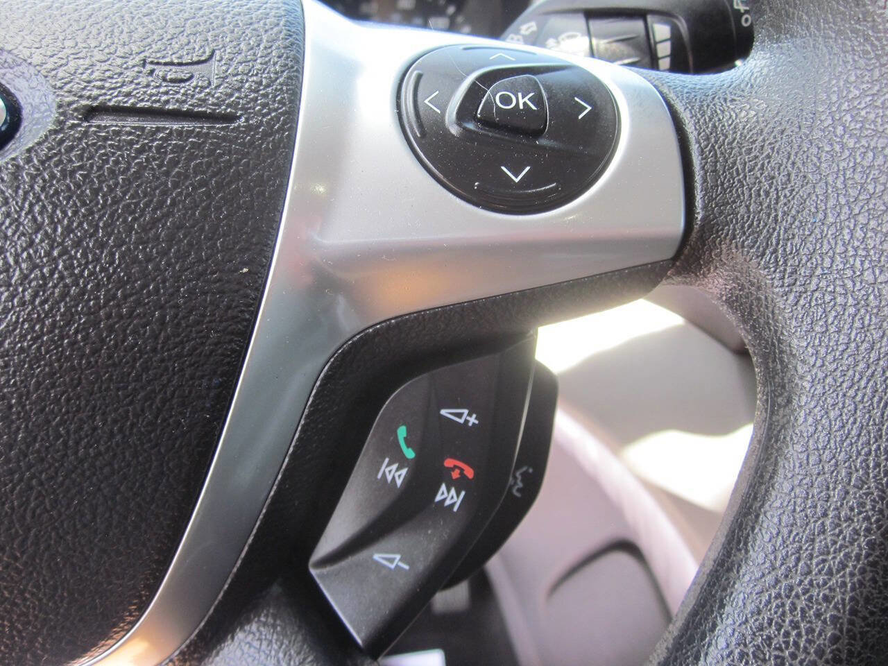 Used 2014 Ford Escape SE image 25