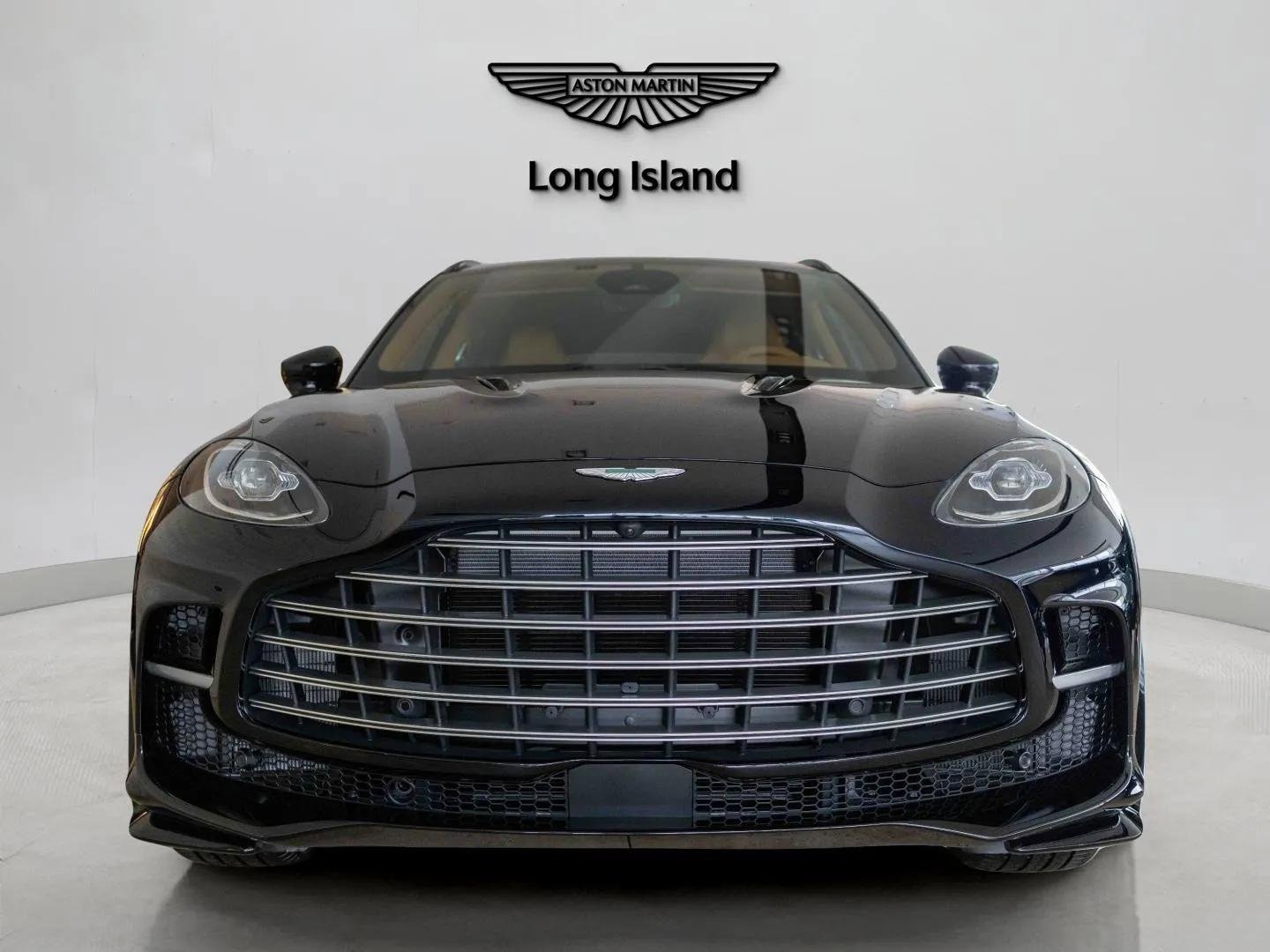 New 2025 Aston Martin DBX 707 image 2