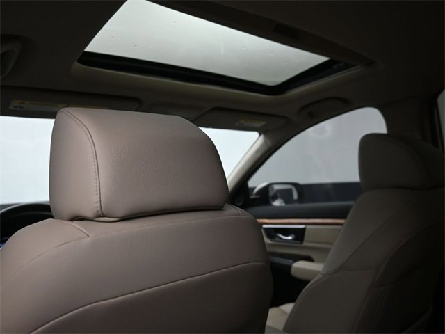 Used 2018 Honda CR-V Touring image 19