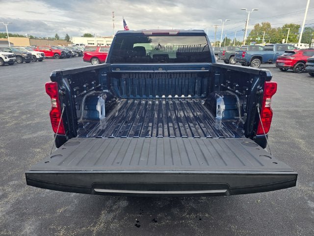 Used 2023 Chevrolet Silverado 1500 LT AWD/4WD image 5