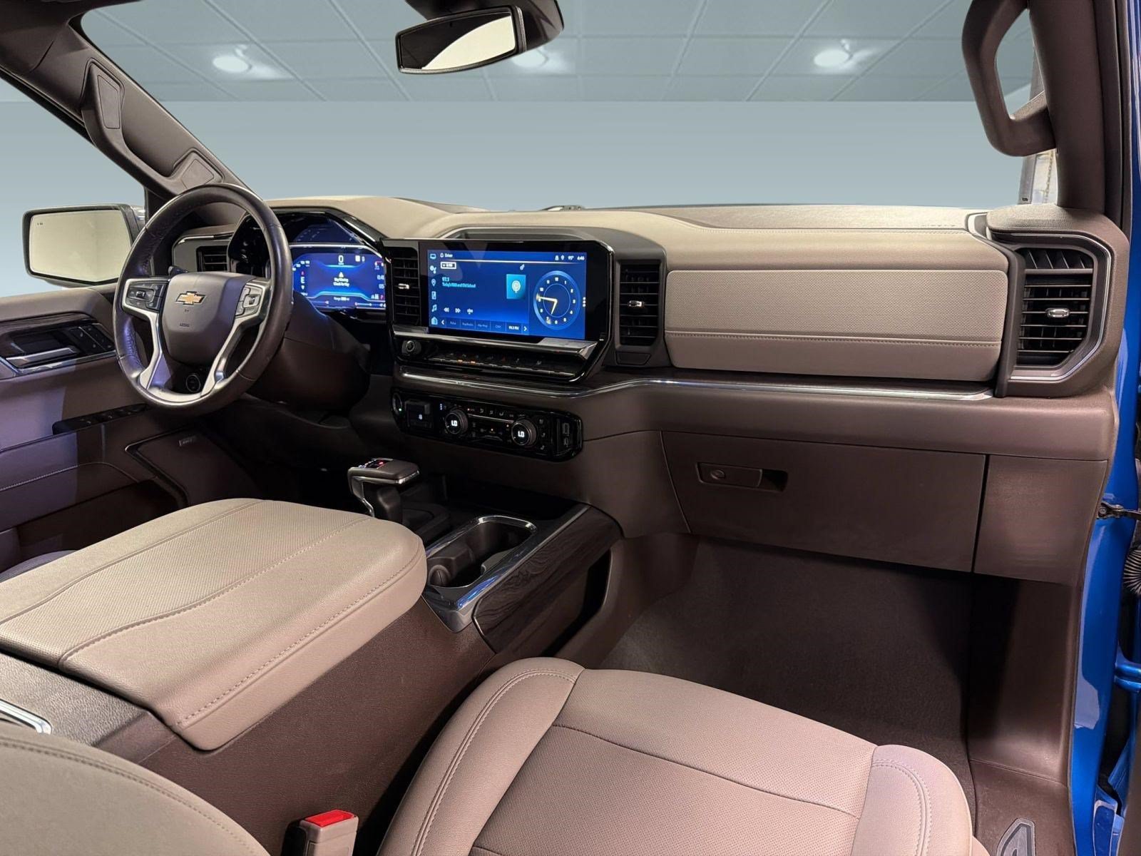 Used 2023 Chevrolet Silverado 1500 LTZ AWD/4WD image 30