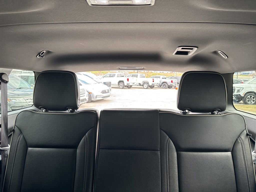 Used 2024 GMC Yukon XL SLT AWD/4WD image 31