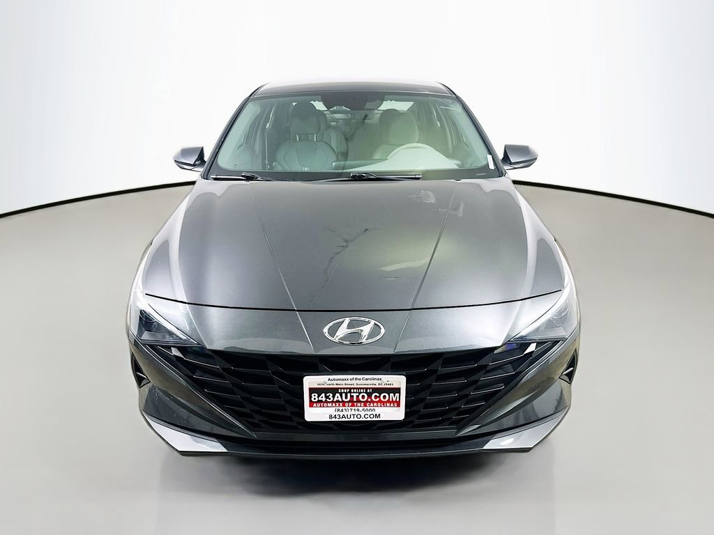 Used 2023 Hyundai Elantra SEL w/ Cargo Package image 2