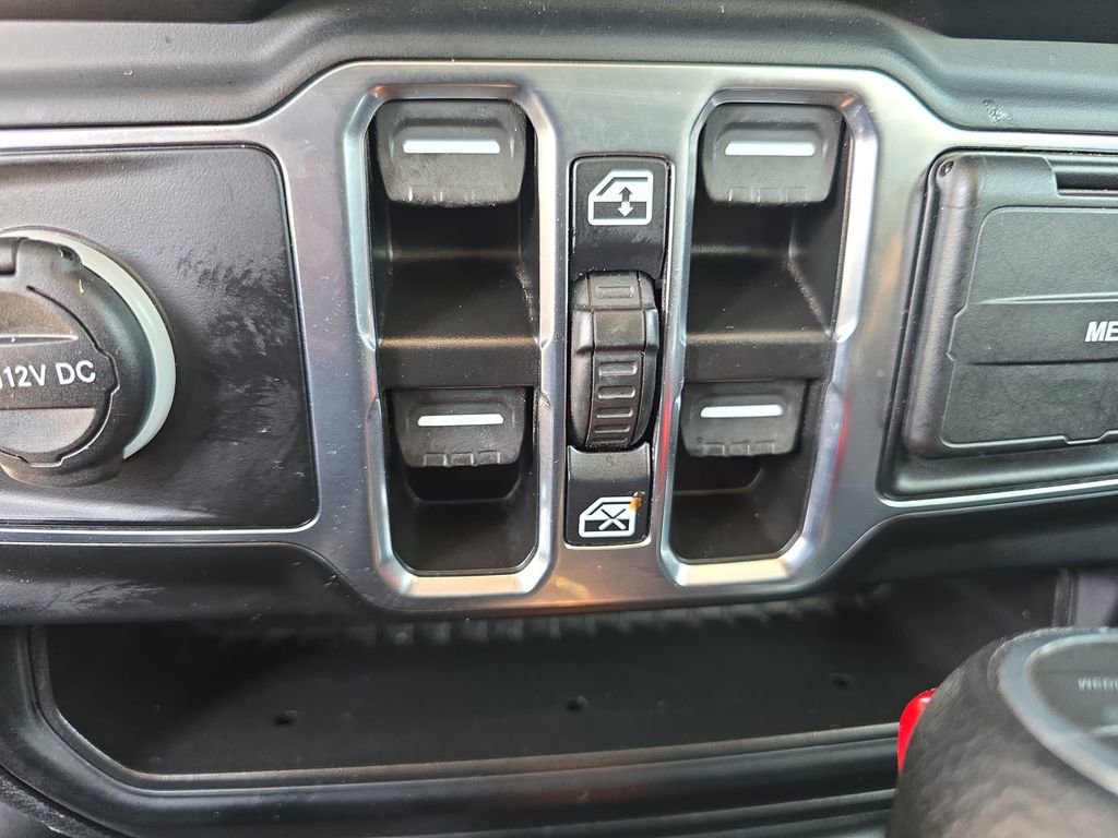 Used 2023 Jeep Wrangler Sport S image 29