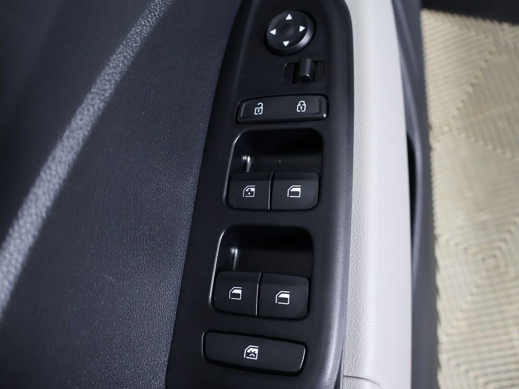 Certified 2023 Hyundai Venue SEL w/ Cargo Package image 33