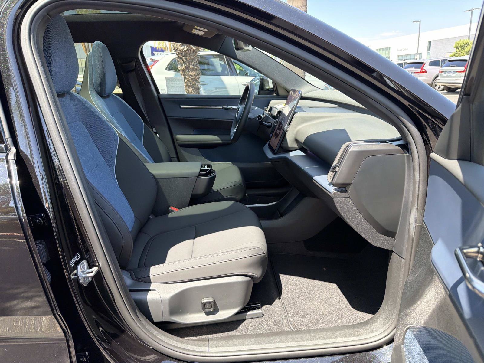 Used 2026 Volvo EX30 Plus w/ Climate Package AWD/4WD image 24
