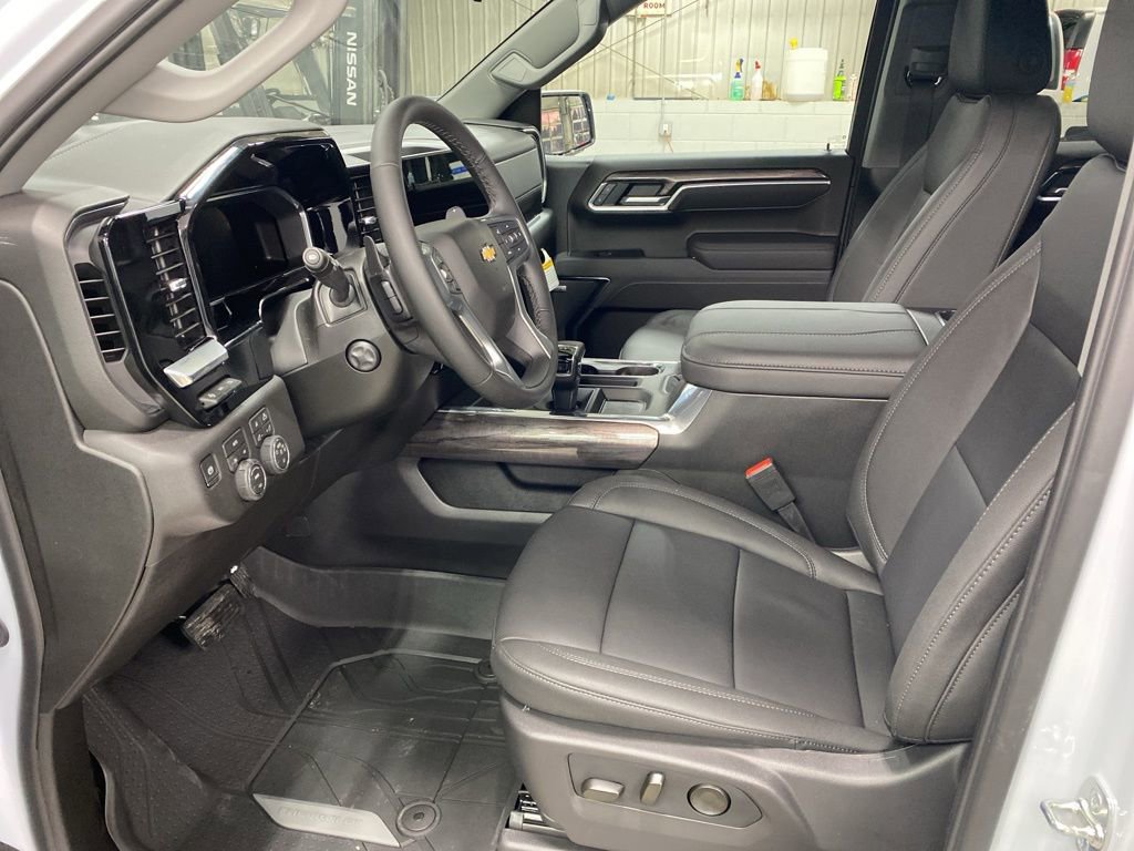 New 2026 Chevrolet Silverado 1500 LTZ w/ LTZ Premium Package AWD/4WD image 40
