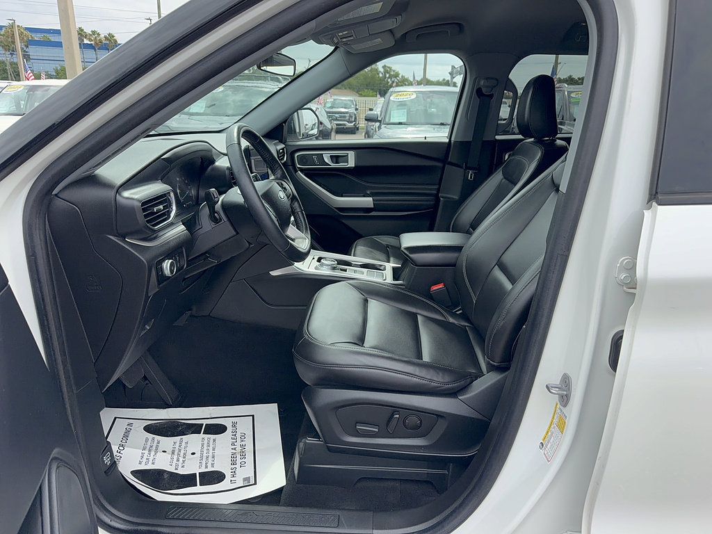 Certified 2023 Ford Explorer XLT w/ Equipment Group 202A RWD image 11