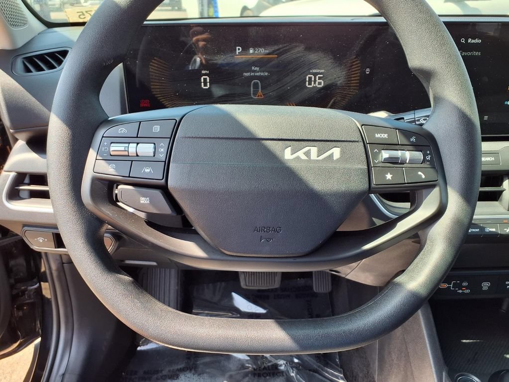 Used 2025 Kia K4 FWD image 8