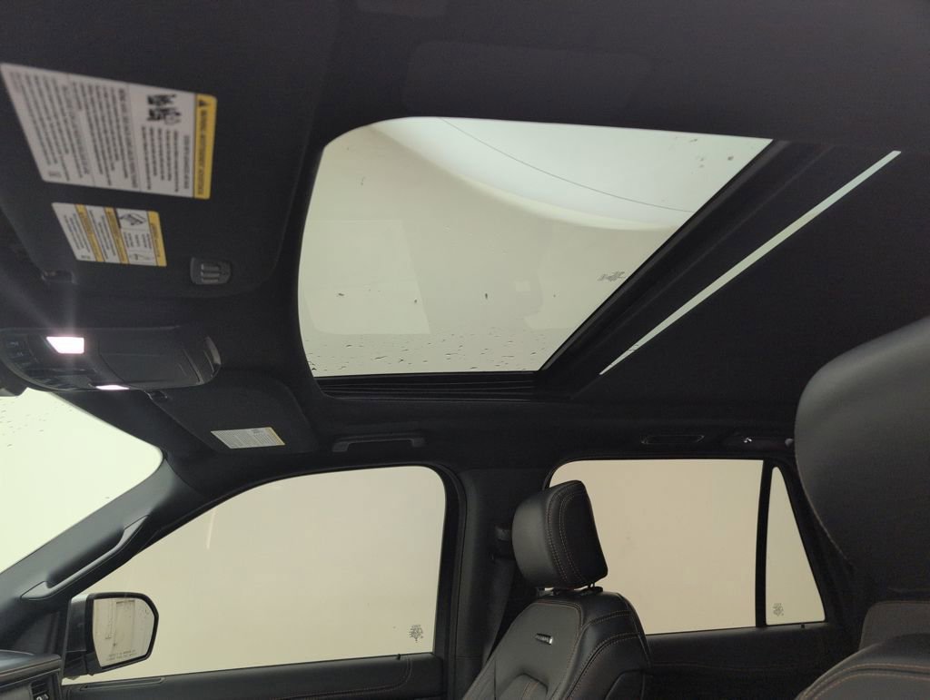 Used 2023 Ford Expedition Platinum image 8