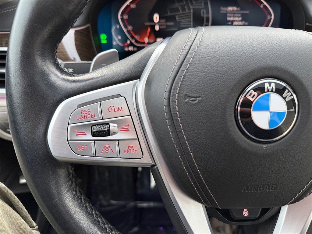 Used 2020 BMW 750i xDrive w/ Executive Package image 31