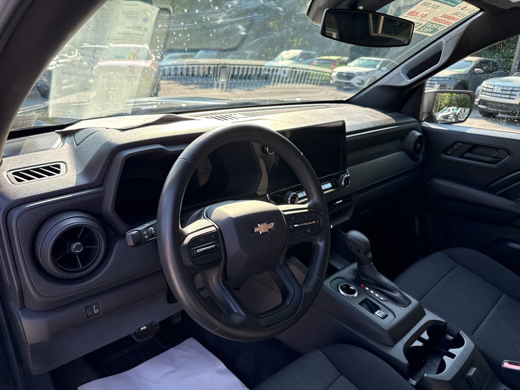 Used 2023 Chevrolet Colorado W/T w/ WT Convenience Package II AWD/4WD image 11