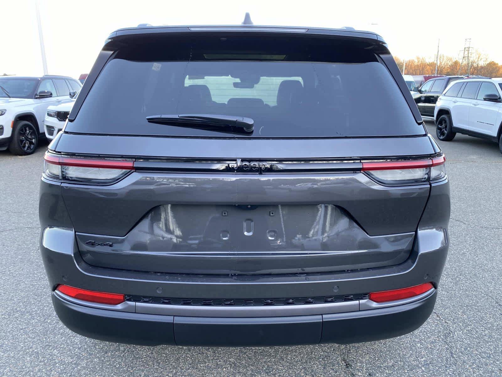 New 2026 Jeep Grand Cherokee Limited w/ Limited Altitude Package image 4