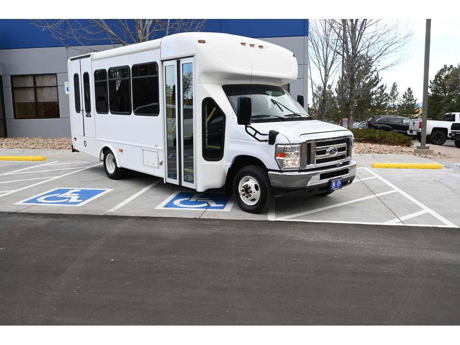Used 2016 Ford E-350 and Econoline 350 Super Duty w/ Shuttle Bus Prep Package RWD image 3