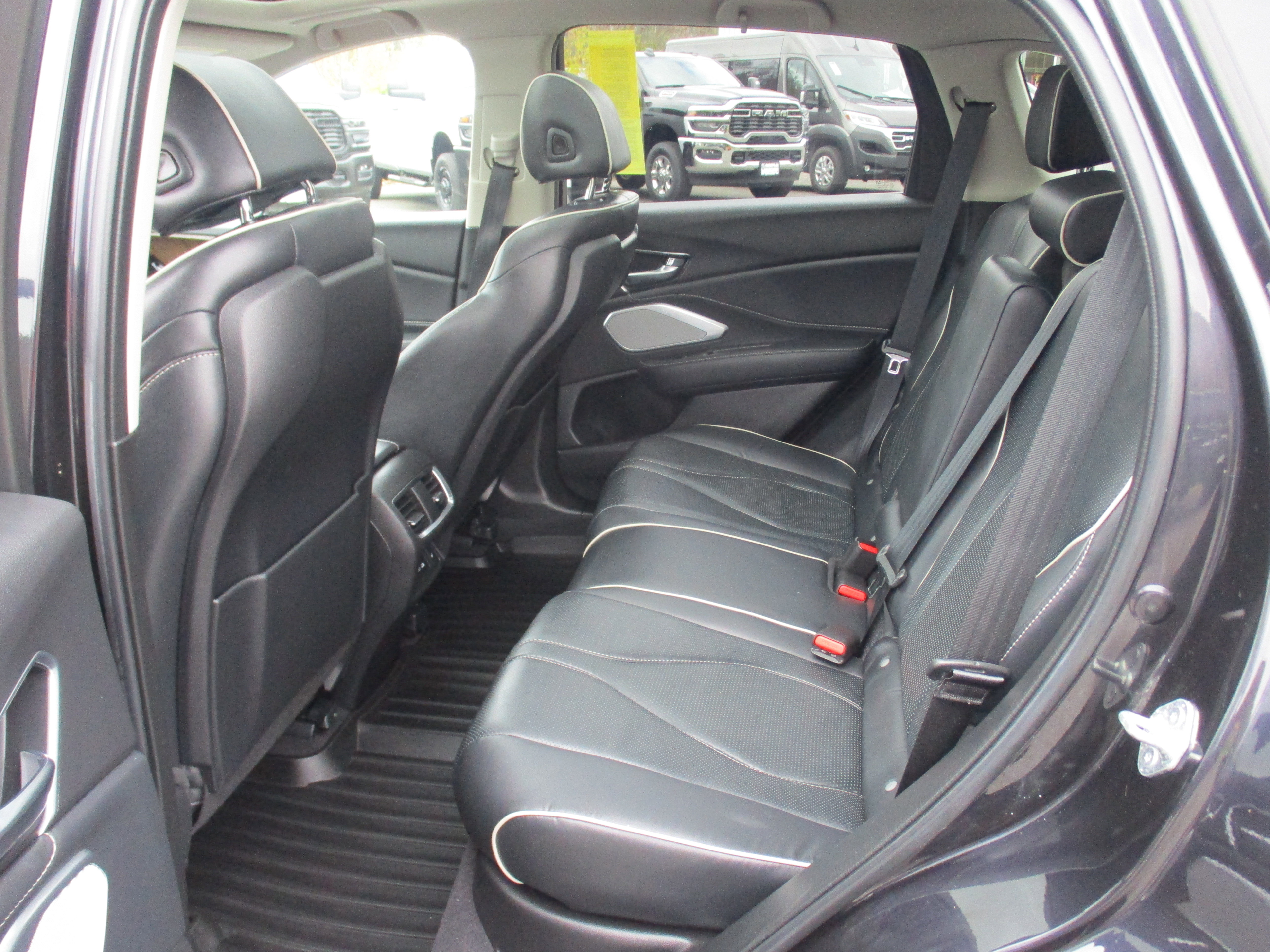 Used 2023 Acura RDX AWD w/ Advance Package image 13