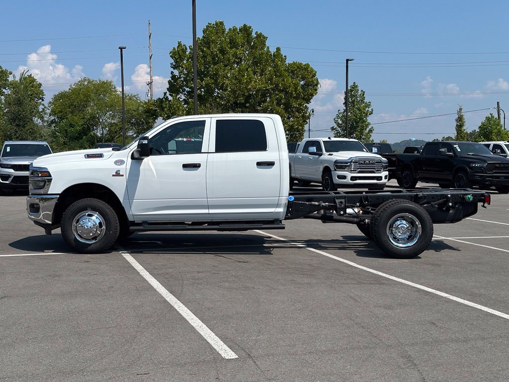 New 2027 RAM 3500 Tradesman w/ Chrome Appearance Group A AWD/4WD image 4