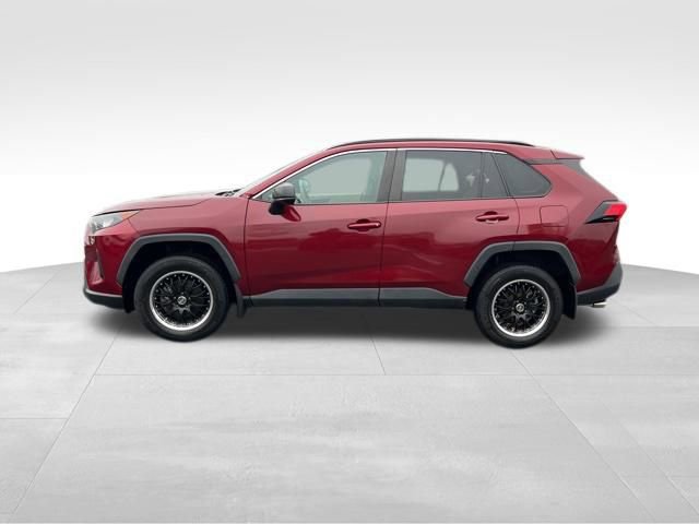 Used 2019 Toyota RAV4 LE w/ Carpet Mat Package image 4