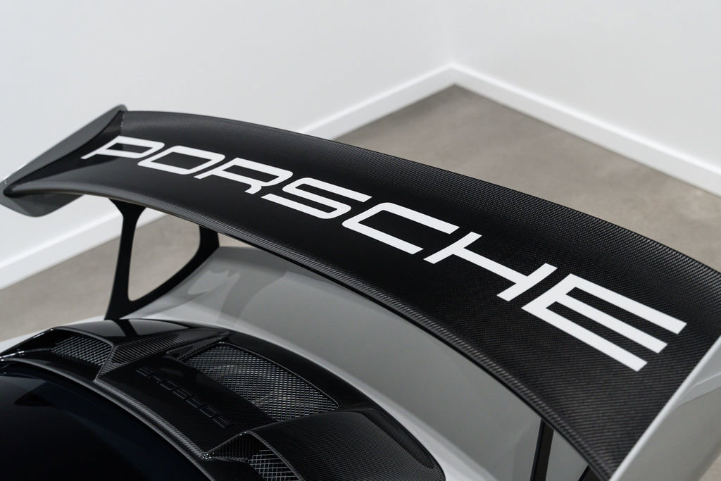 Used 2018 Porsche 911 GT2 RS w/ Weissach Package RWD image 2