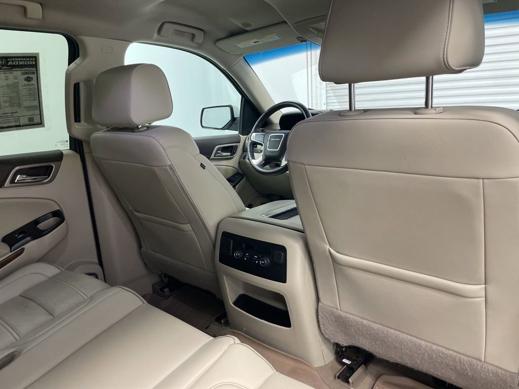 Used 2019 GMC Yukon XL Denali image 31