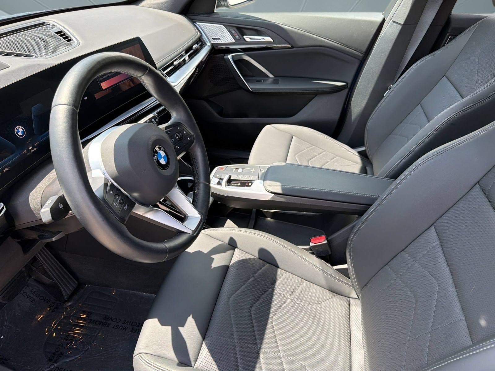 Used 2025 BMW X1 xDrive28i AWD/4WD image 4